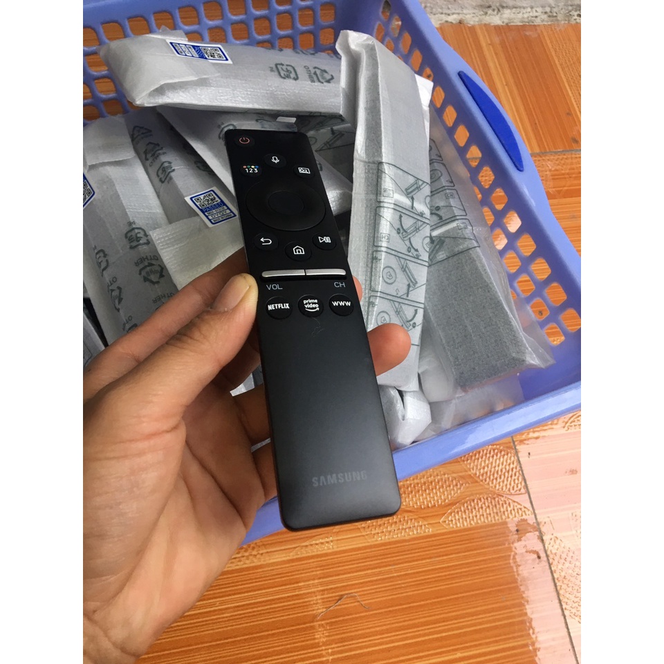 Điều khiển tivi samsung giọng nói, Remote samsung giọng nói RU7400, màn hình 50inch