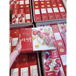 Hộp 1.3Kg Táo đỏ .