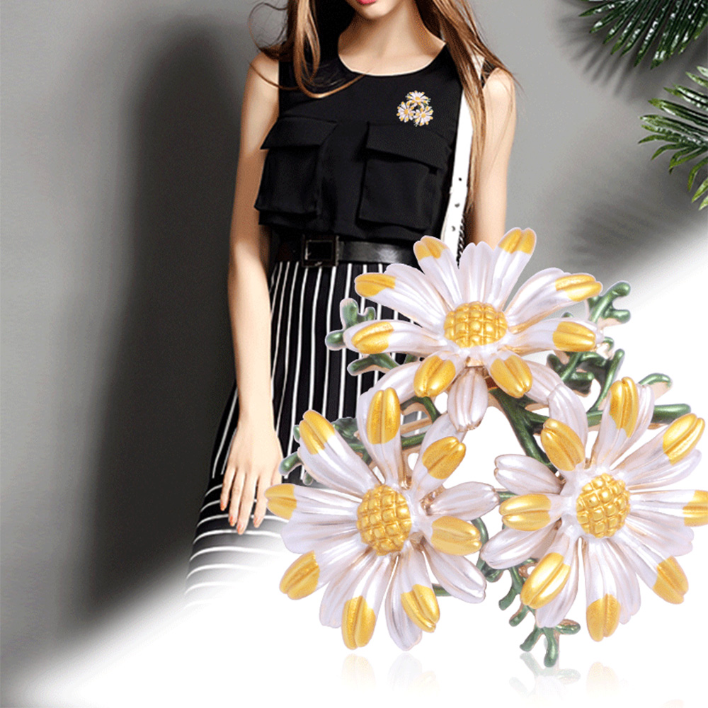 FORBETTER Women Jewelry Daisy Brooches Cute Scarf Clip Enamel Pin Flower Badges Women 1Pc Fashion Daisy Flower Ladies Collar Pins/Multicolor