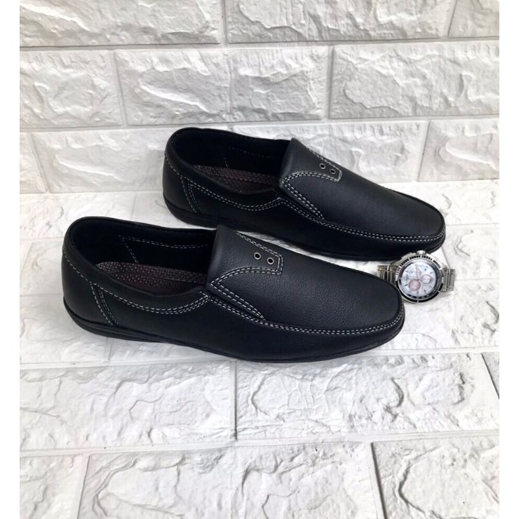 Giày lười nam mẩu mới, phom đẹp, mã GM11, da mềm,mang êm chân,  đế khâu sẳn rất chắc chắn