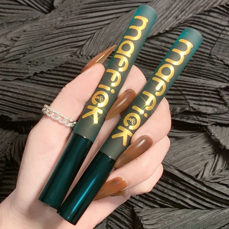 Son kem MAFFICK tông nhung lì phong cách Giáng Sinh