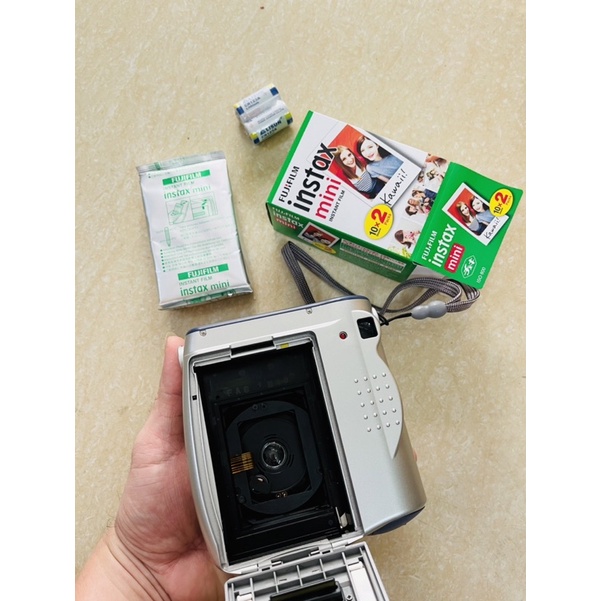 Máy chụp ảnh lấy liền Fujifilm Instax Mini 10 tặng kèm pin và 1 hộp film 10 tấm