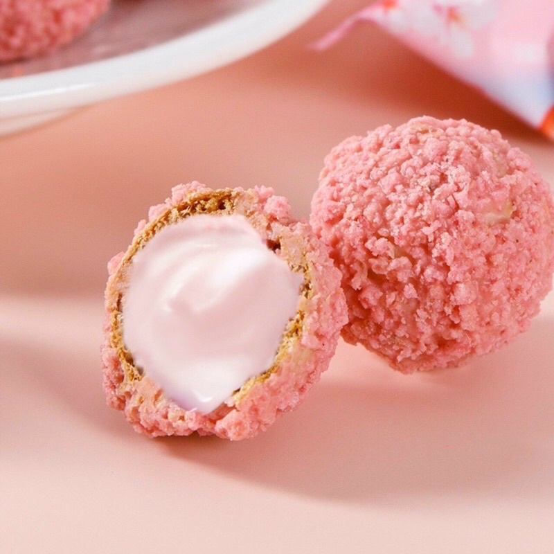 Socola nhân chảy bọc sữa vị dâu / phô mai hộp 148g