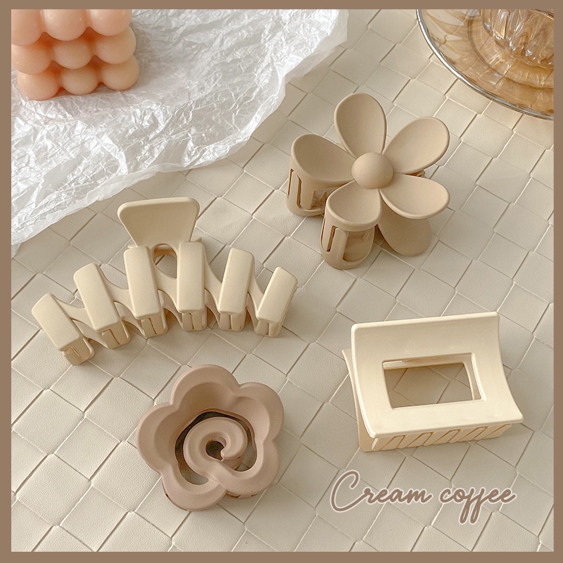 Kẹp Tóc Hình Cá Mập Màu Cà Phê Đậm Thời Trang Cho Nữ Tj234