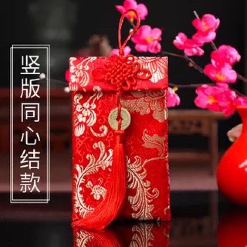 Bao lì xì cưới tết vải gấm đỏ kèm ngọc bội treo | BigBuy360 - bigbuy360.vn