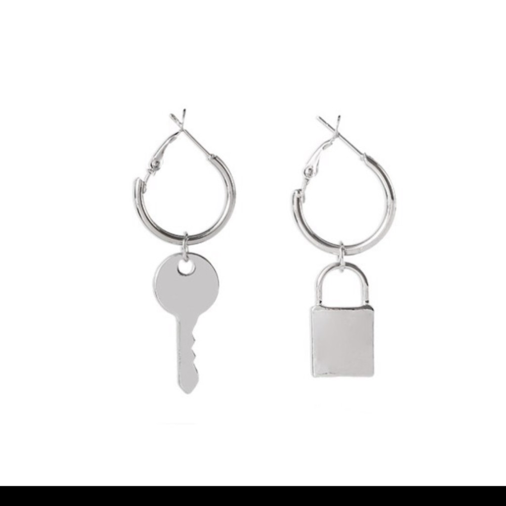 Khuyên tai hình chìa khóa ổ khóa cá tính