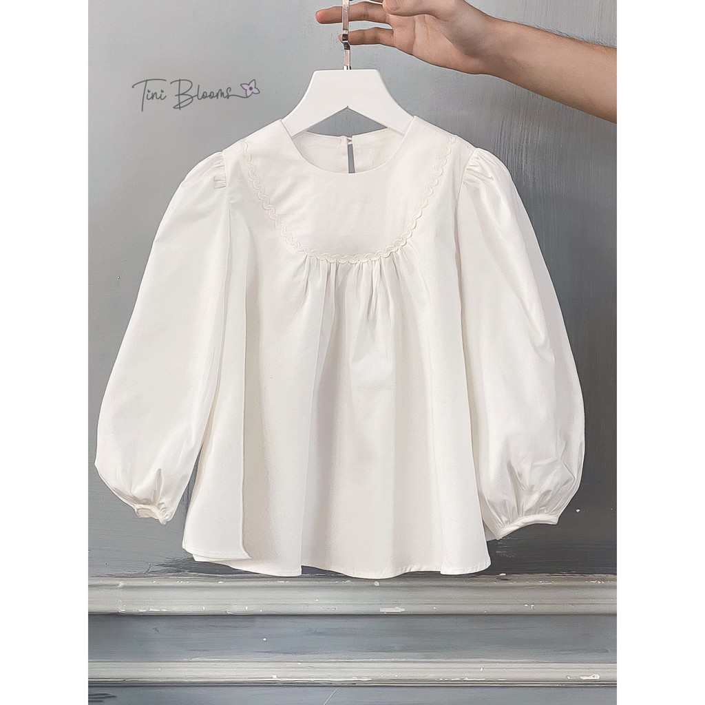 Áo sơ mi trắng cổ tròn tay bồng cho bé gái từ 1-10 tuổi Tini Blooms MS01.2