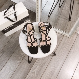 Sandal viền đinh gót mạ