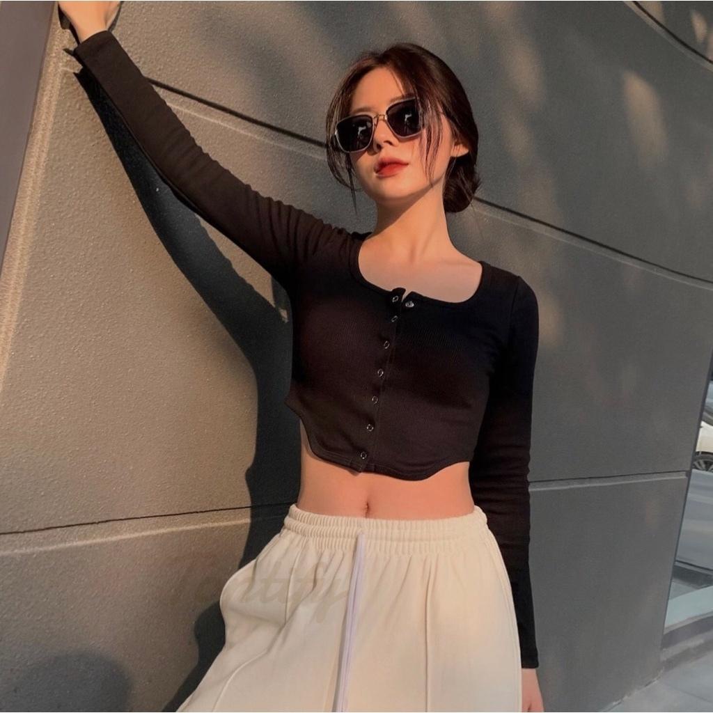 Áo croptop tay dài cổ vuông GenY - Áo kiểu nữ ôm body phối nút chất thun gân mềm mịn