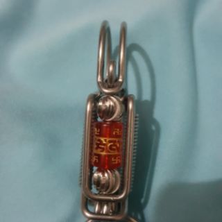 Móc khóa uốn thủ công (chụ khắc thần chú bình an và may mắn)