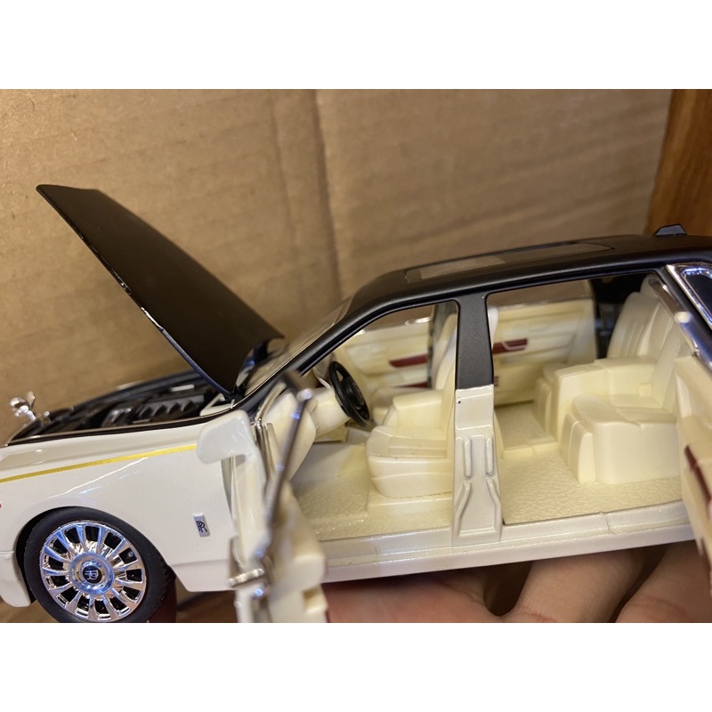 Mô hình xe Rolls Royce Phantom VIII kim loại 1:24 ô tô đồ chơi trẻ em siêu xe hơi Silyce có đèn, âm thanh, mở được cửa