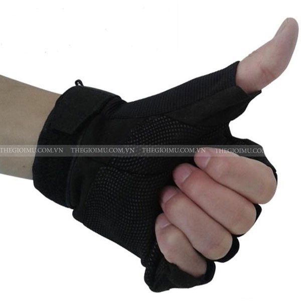 Găng tay đi phượt tập Gym Black Hawk ngón cụt đen