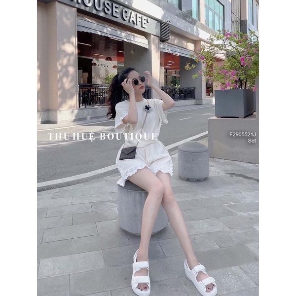 Set bộ thun phối viền bèo áo ngực thêu hoakèm quần short