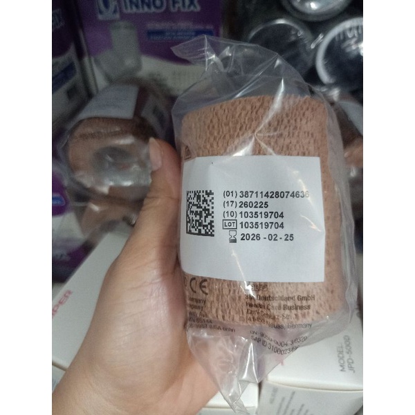 Băng thun y tế  tự dính 3M COBAN 75mm* 4,5m date mới nhất 2027