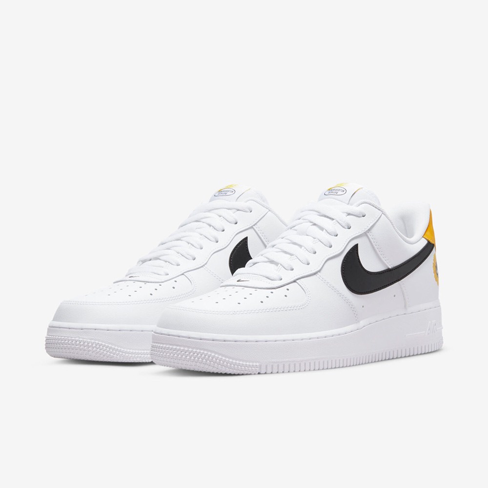[CHÍNH HÃNG] Giày thể thao Sneaker NIKE Air Force 1 'HAVE A NIKE DAY' HOA CÚC màu Trắng - Code: DM0118-100