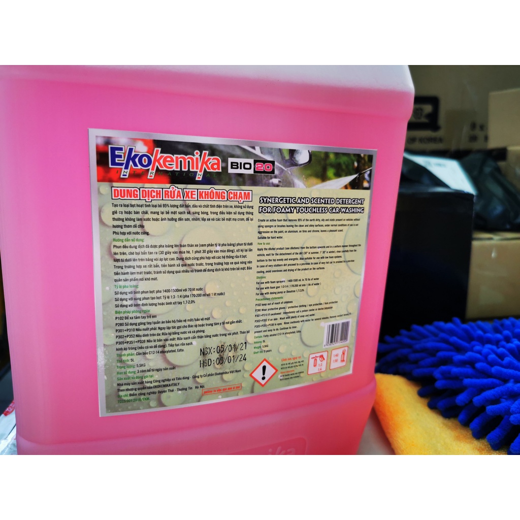 Dung Dịch Rửa Xe Không Chạm Ekokemika BIO 20 Tặng Khăn Bao Tay Lau Xe 5L