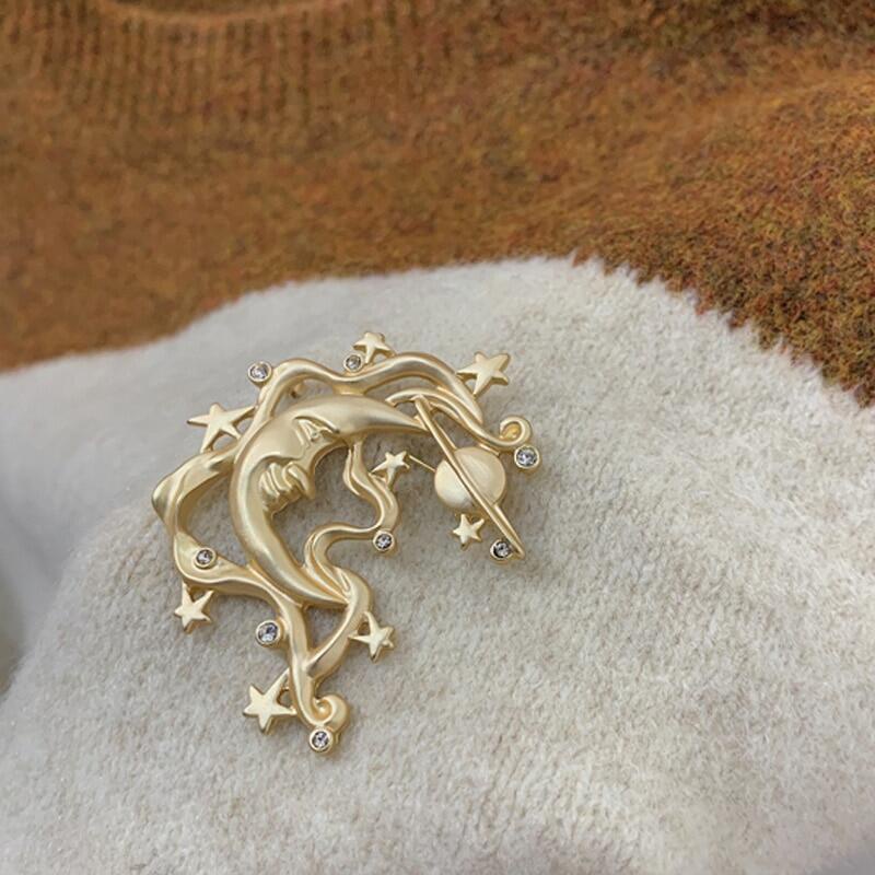 Huy Hiệu Cài Áo Hình Cung Điện Baroque Đính Ngọc Trai Giả