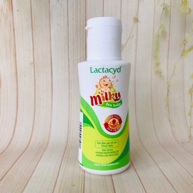 Chai sữa tắm Lactacyd 60ml ngừa rôm sảy cho bé