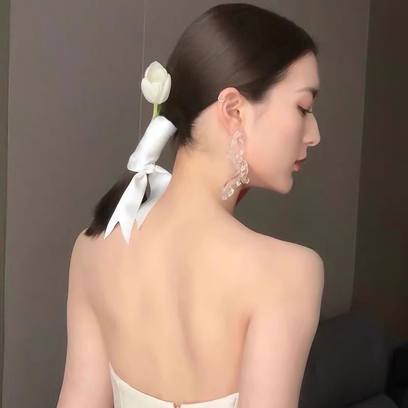 Dây ruy băng đính hoa Tulip giả đơn giản dành cho cô dâu