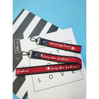 MÓC KHÓA DÂY STRAP NGẮN CHAMPION - DK26