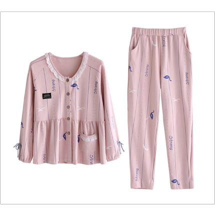 Bộ pijama dài tay với áo cách điệu che khuyết điểm, mặc cực thời trang cá tính | BigBuy360 - bigbuy360.vn