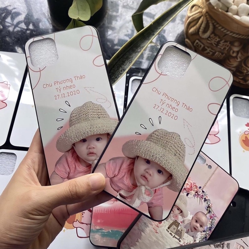 Ốp lưng điện thoại tráng gương in hình theo yêu cầu.