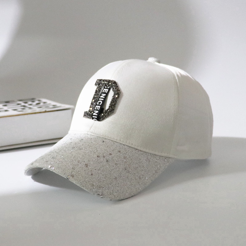 Young and dynamic Korean style cap for women