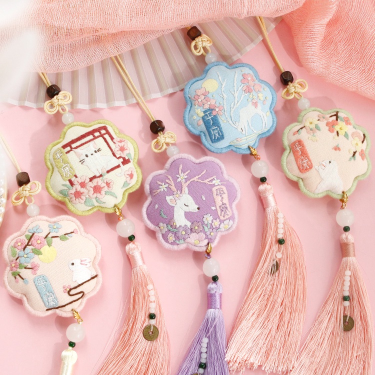 ✨Sản Phẩm Mới Về Đầu Tiên✨ Túi Thơm Thêu Tay Treo Xe Hơi Xinh Xắn