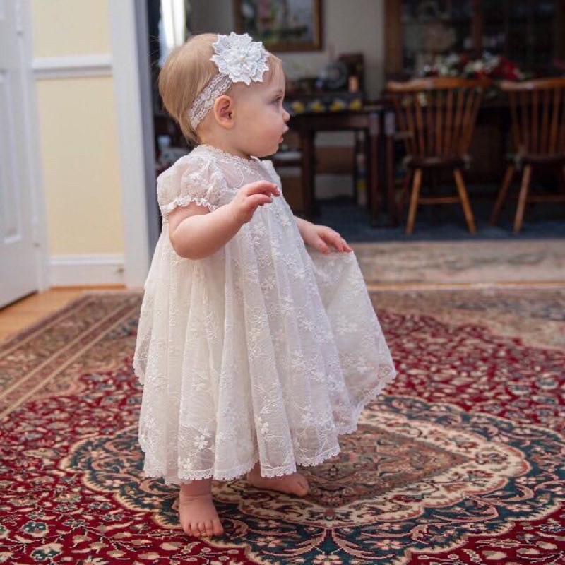 Váy ren công chúa