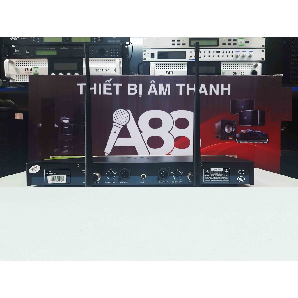 Micro không dây VinaKTV USS 900 - Hàng chính hãng - Bảo hành 12 Tháng