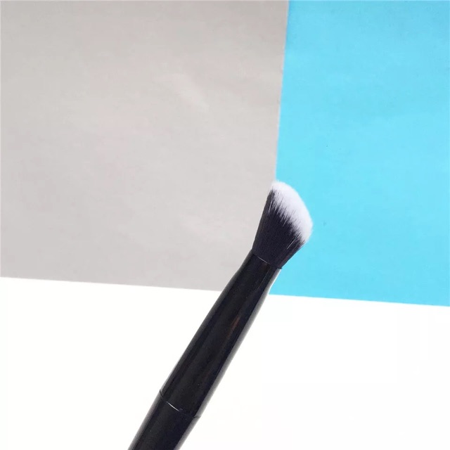 Cọ che khuyết điểm bản dupe Kat Von D #35