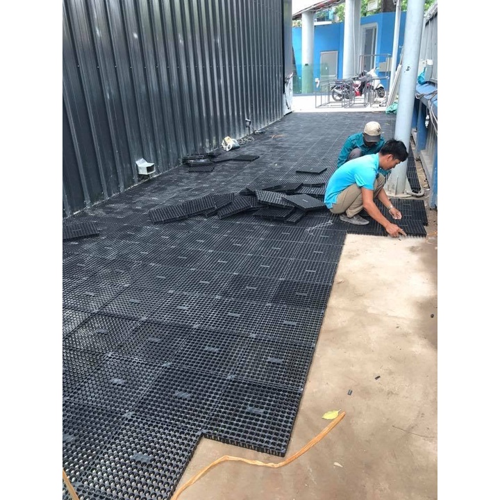 Vỉ nhựa thoát nước lót sàn Quang Anh,Tấm thoát nước vườn trên mái,sân vườn 500x500x30mm