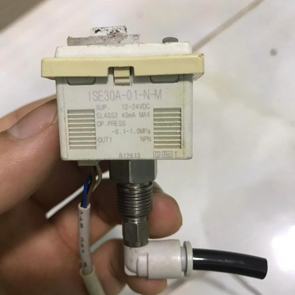Đồng hồ cảm biến áp suất SMC