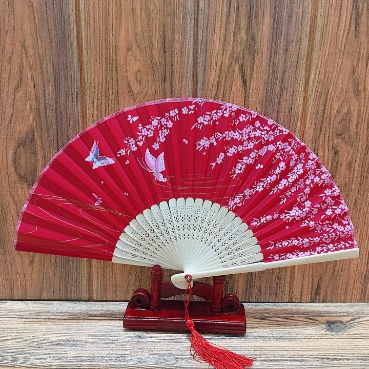 Quạt cổ trang dây tuyến đỏ điệp cận phong cách cổ đại quà tặng trang trí