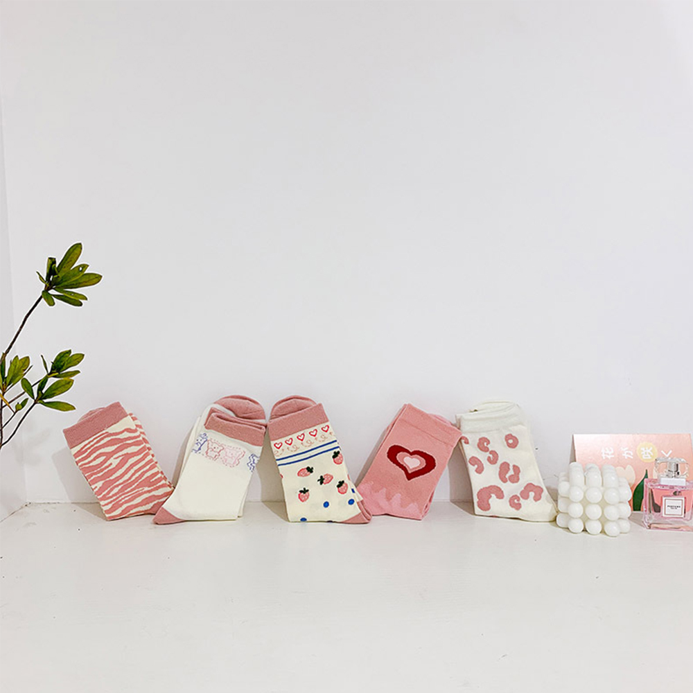 Vớ cotton thoáng khí họa tiết dâu tây xinh xắn dành cho nữ