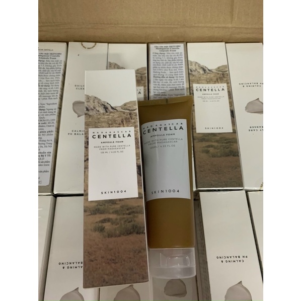 Sữa Rửa Mặt Rau Má Madagascar Centella Ampoule Foam 125ml