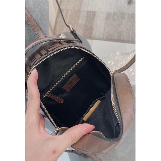 Balo FENDI da dập nổi logo