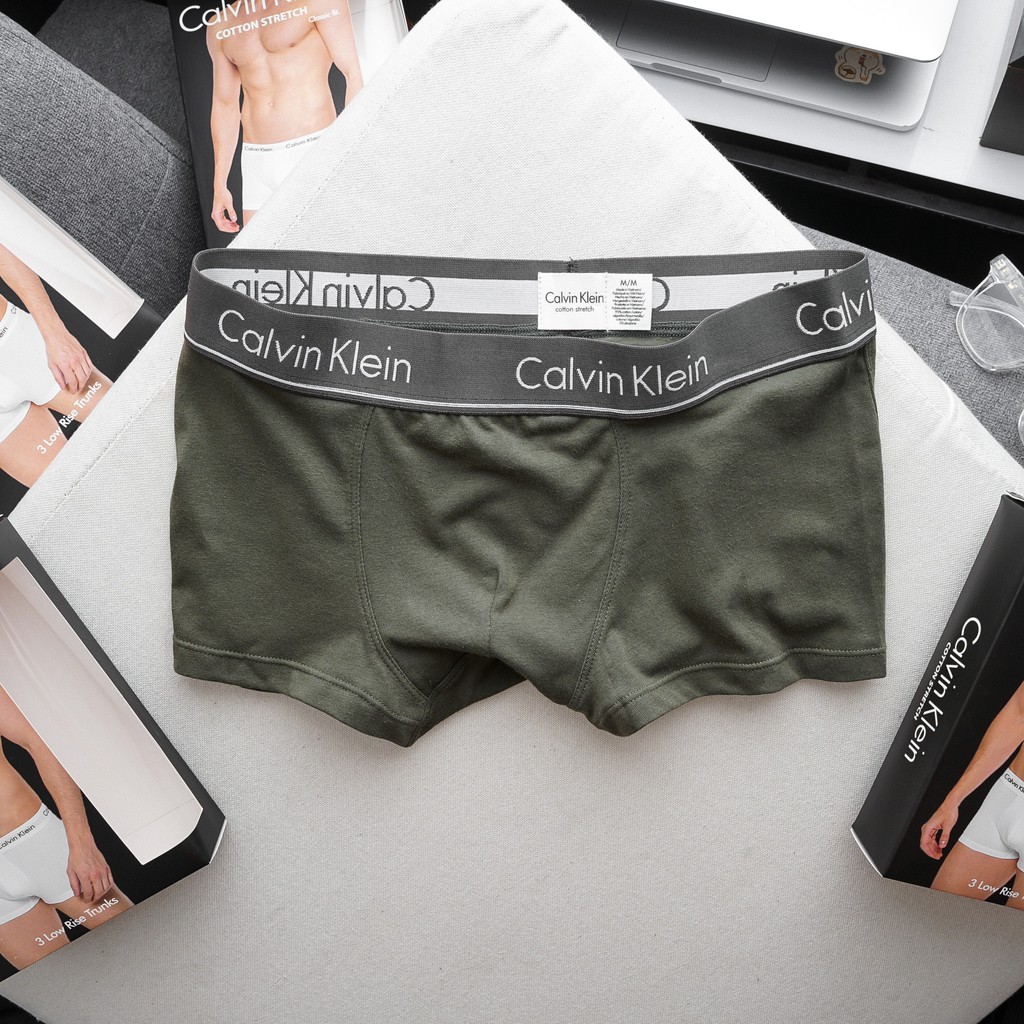 Hộp Pack 3 quần lót nam Boxer CK có 5 màu co giãn, thoáng khí, vải lụa cao cấp xuất xịn chính hãng