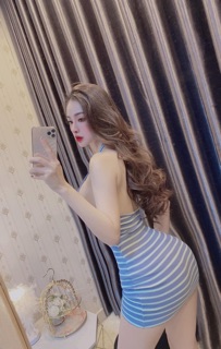 Đầm body sọc cổ yếm hở lưng