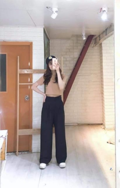 Áo thun croptop cổ tròn cộc tay