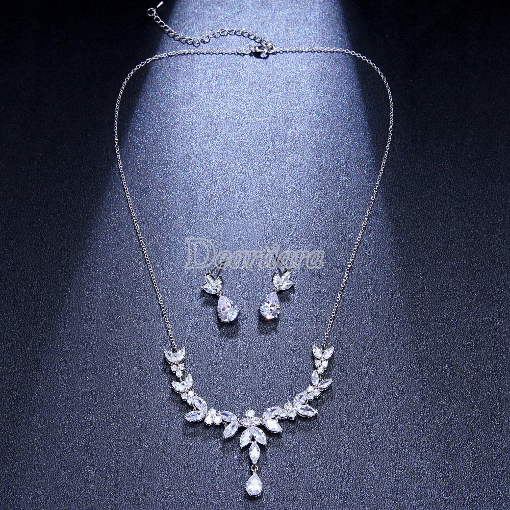 Set Vòng cổ Và Đôi Khuyên Tai Đính Đá Thời Trang Dành Cho Nữ