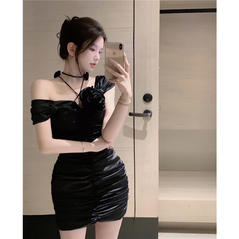 Đầm Đen Tay Ngắn Cổ Yếm Xếp Ly Ôm Dáng Quyến Rũ Dành Cho Nữ
