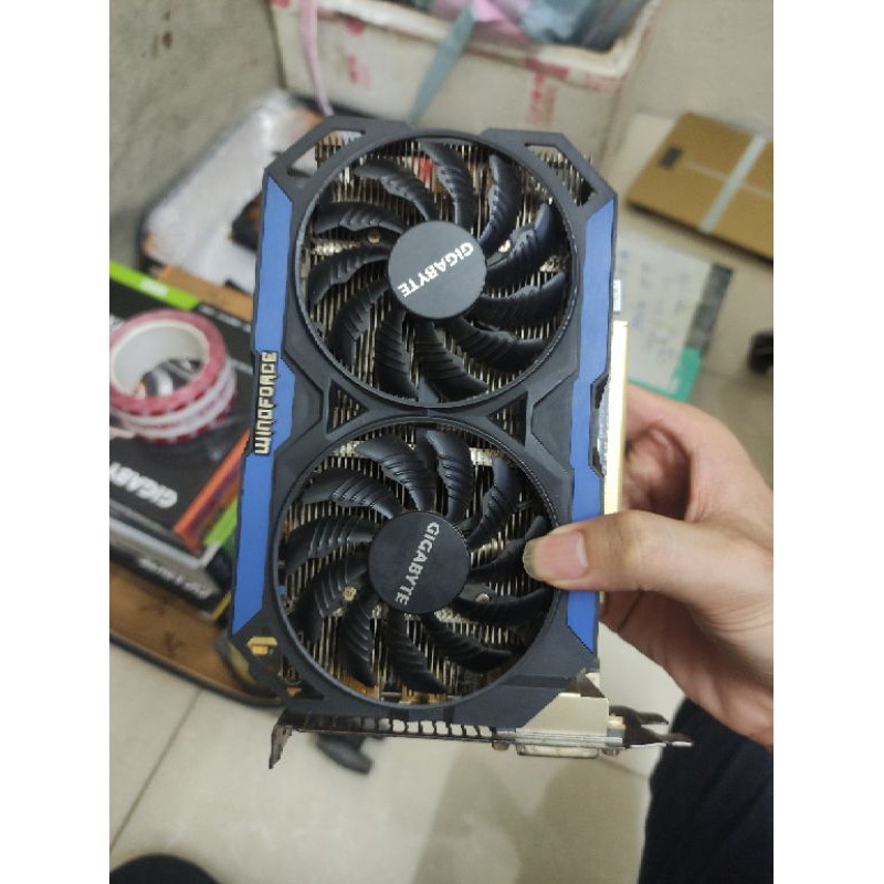 card màn hình giga 960 2g d5 2fan