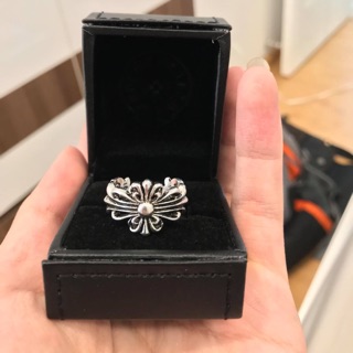 Nhẫn chrome hearts