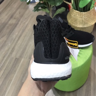 ( Hàng có sẵn)⚡️𝐅𝐑𝐄𝐄 𝐒𝐇𝐈𝐏⚡️Giày Ultra Boost 4.0 đen [ FULL BOX và BILL ]