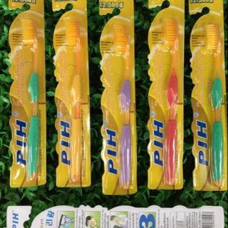 1 cái bàn chải đánh răng