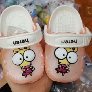 Dép sục cho bé