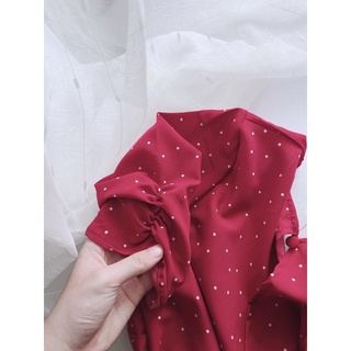 Đầm đỏ chấm bi dáng cutout lưng