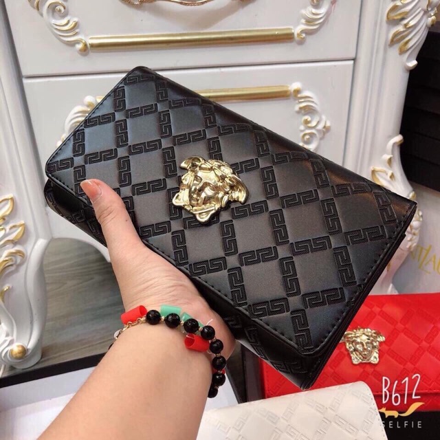 Clutch Versace trần ô size 22cm Hàng fullbox Kèm dây xích đeo chéo
