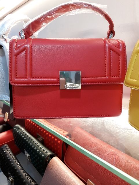 Túi quai xách dáng vuông